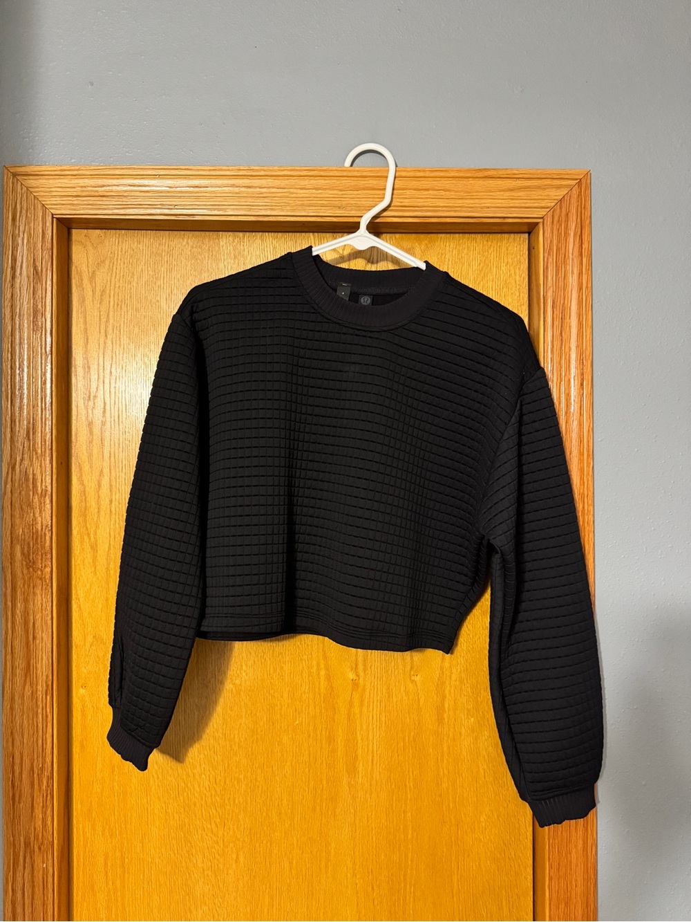lululemon lab athletica Black Cropped Ribbed Crew Sweatshirt